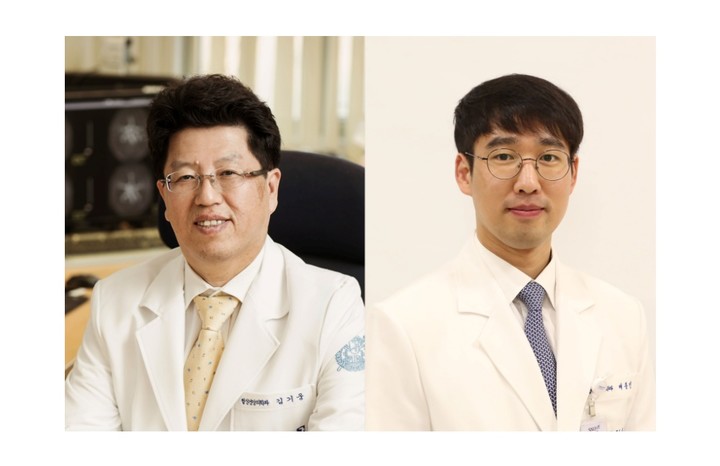 왼쪽부터 김기웅 교수, 배종빈 교수